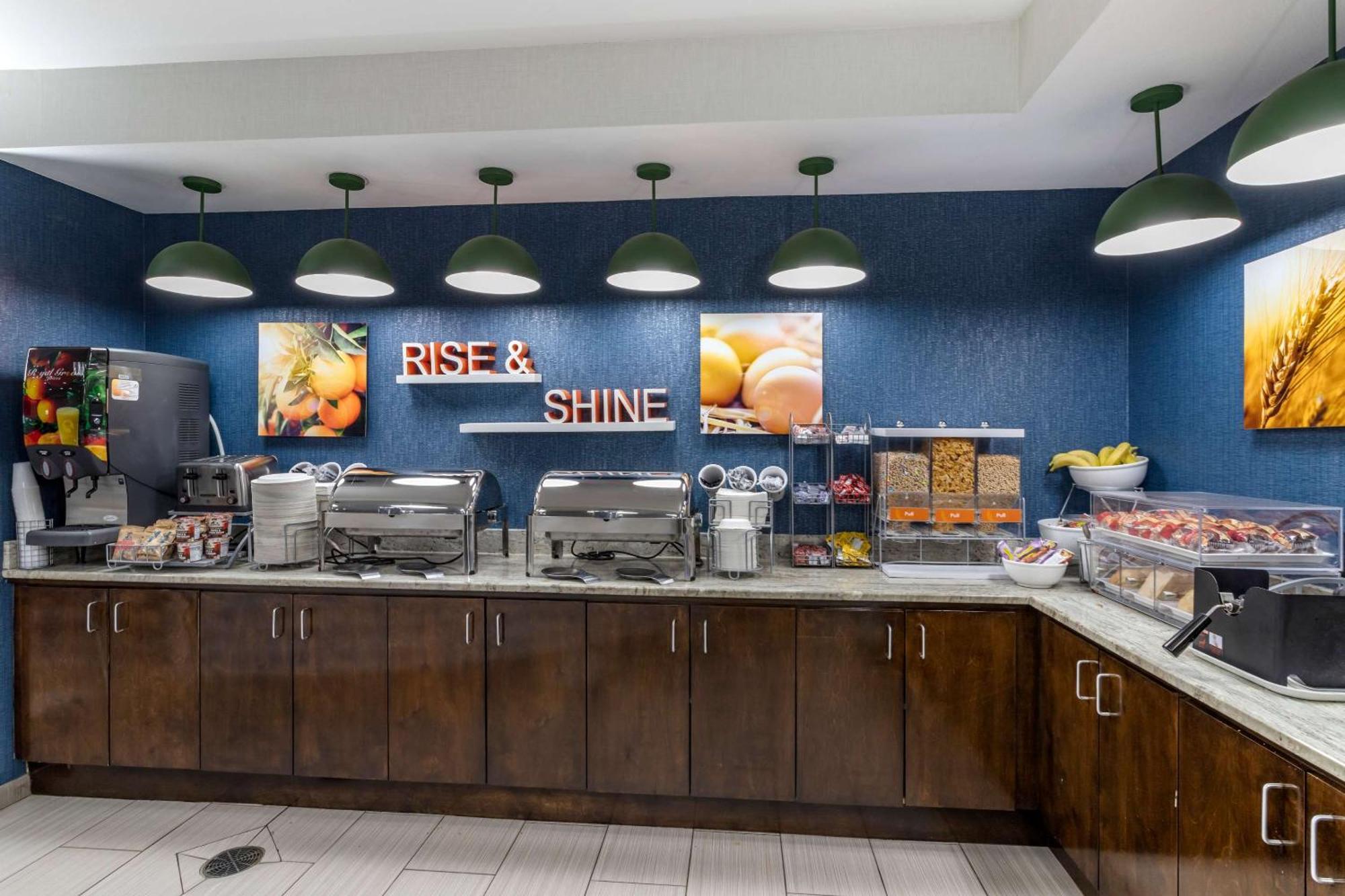 Comfort Suites Натчиточес Экстерьер фото