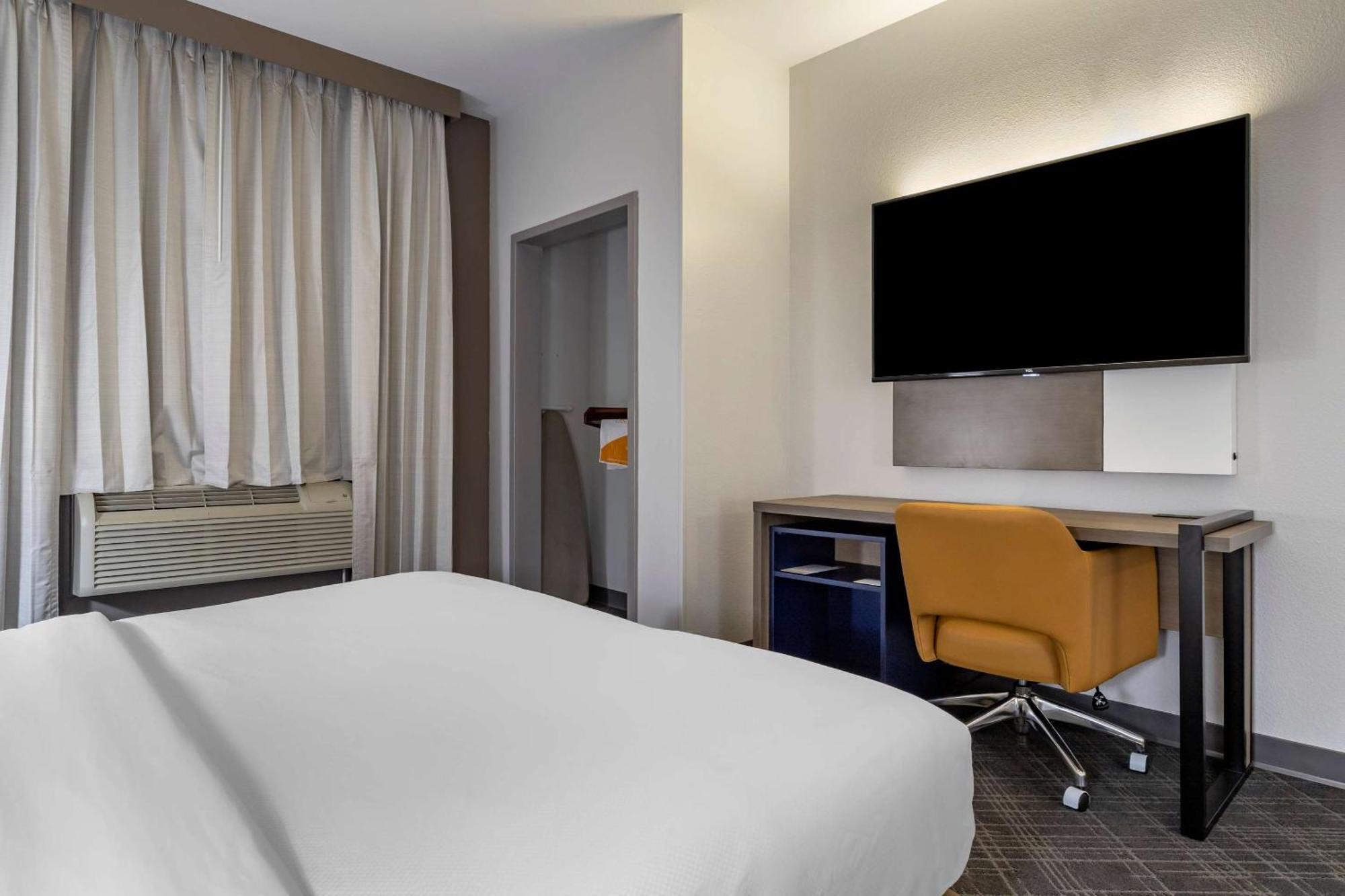 Comfort Suites Натчиточес Экстерьер фото