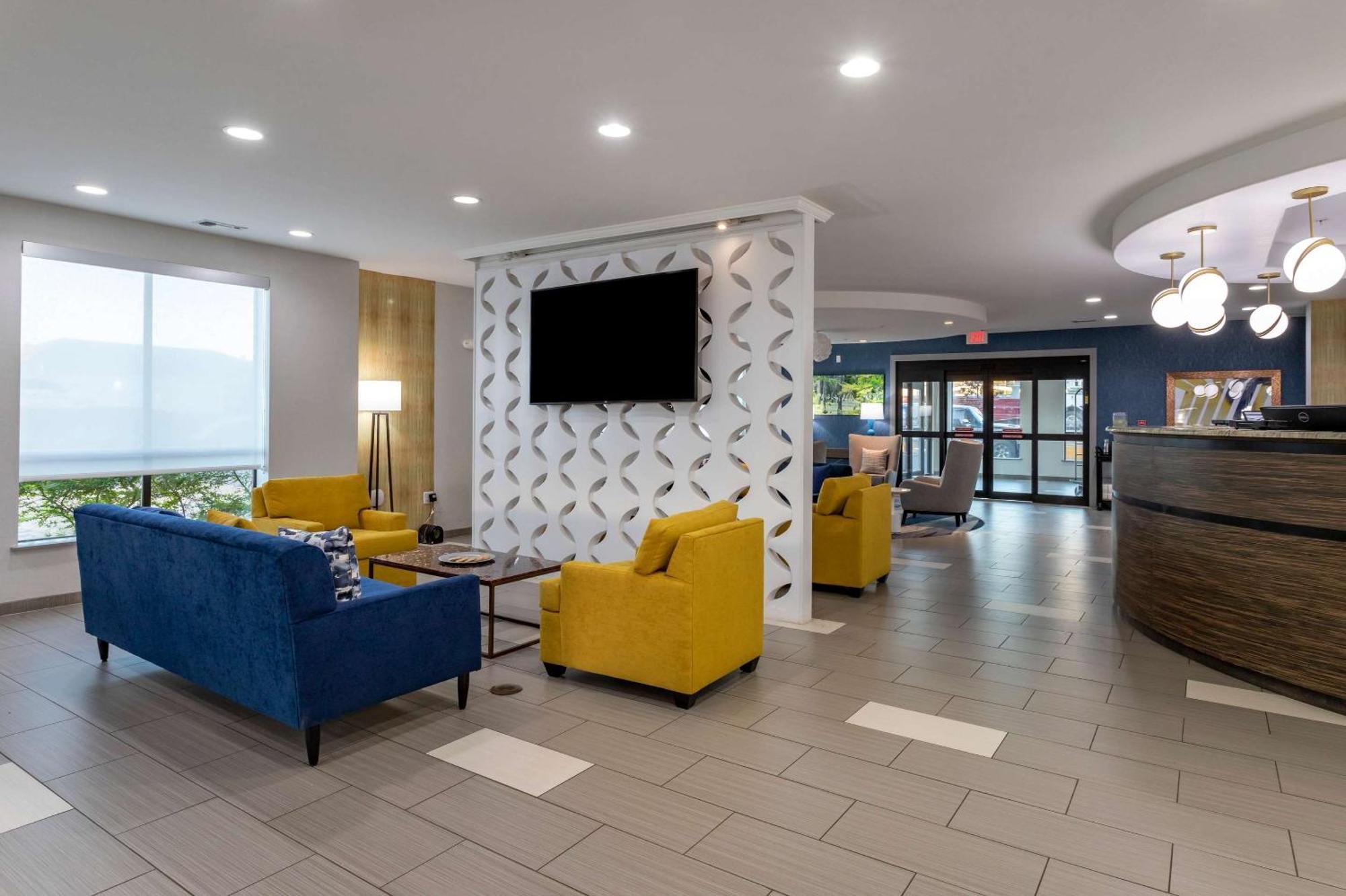 Comfort Suites Натчиточес Экстерьер фото