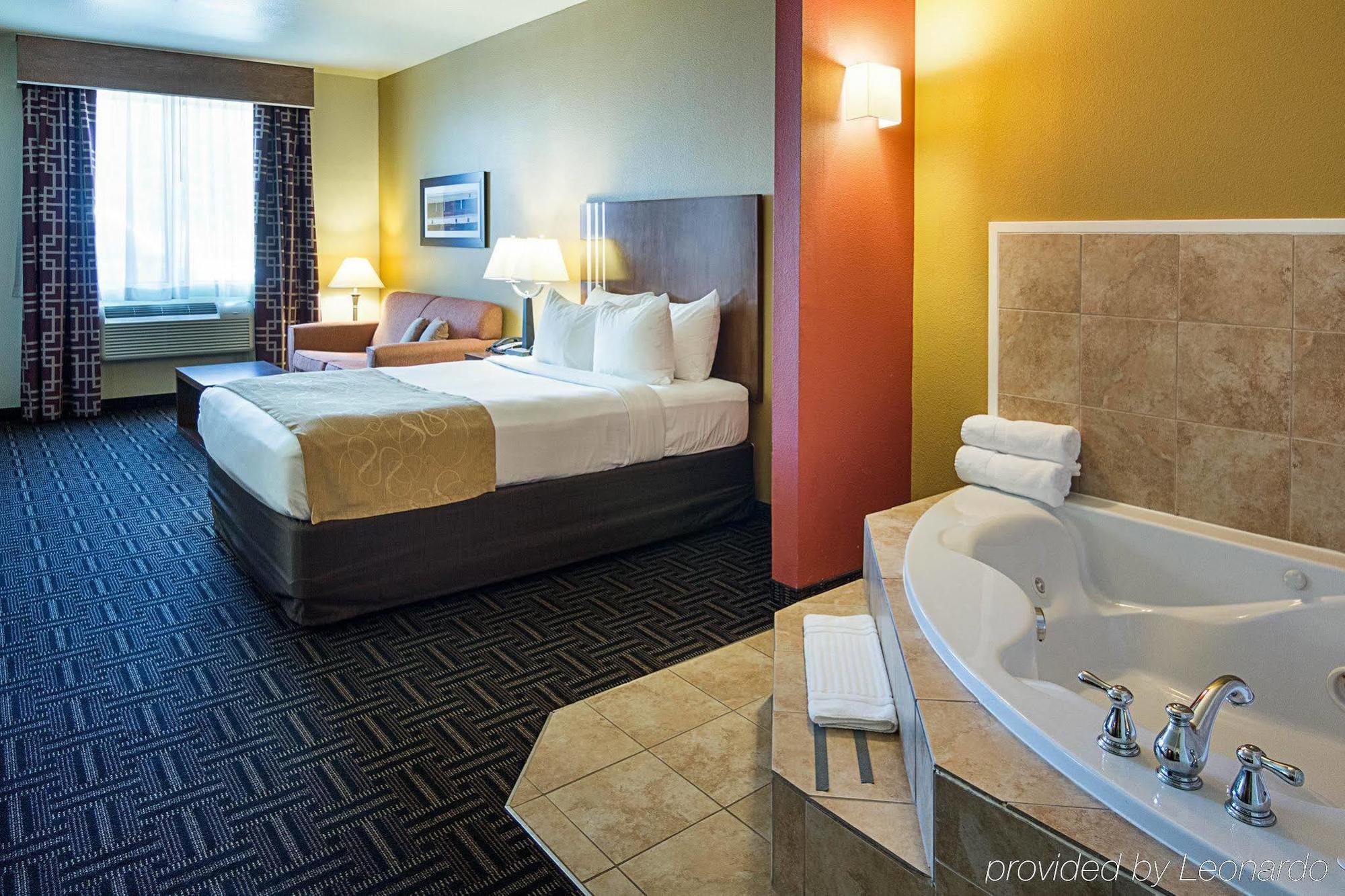 Comfort Suites Натчиточес Экстерьер фото