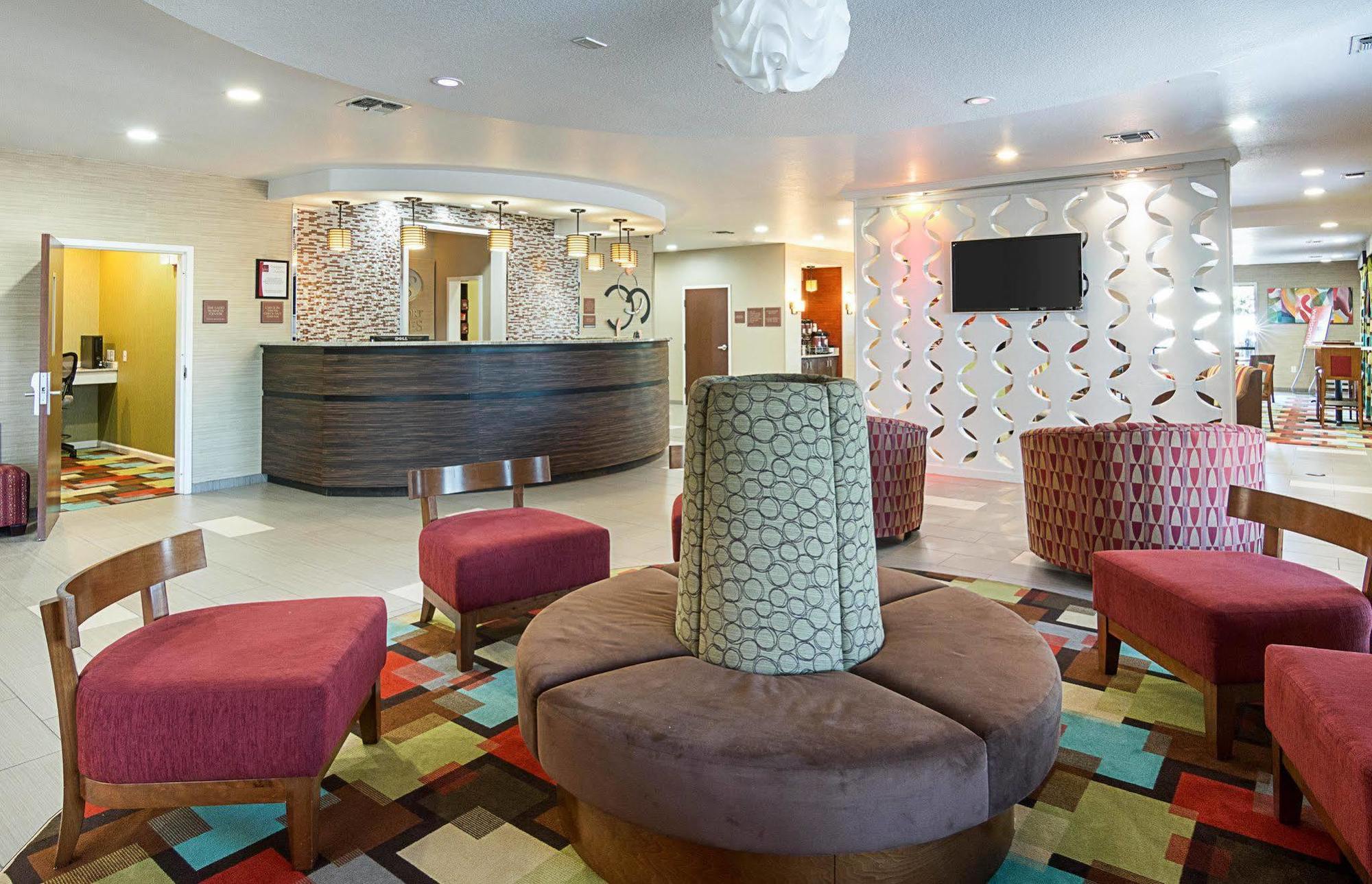 Comfort Suites Натчиточес Экстерьер фото